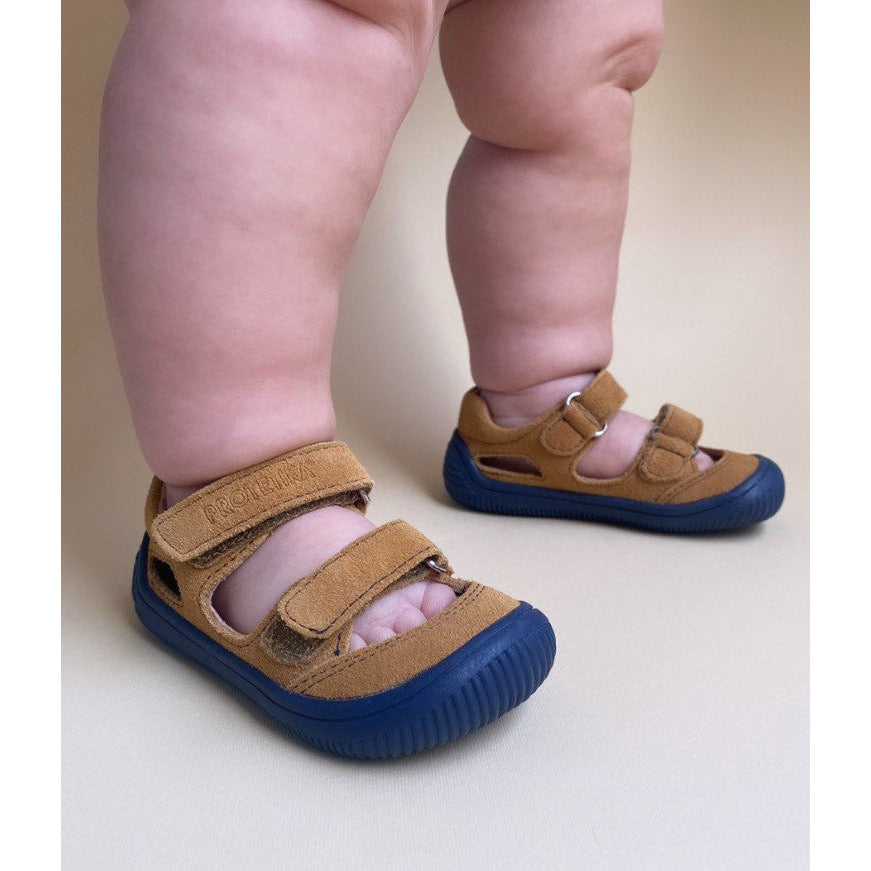 barefoot BERG brown toddler girl/boy sneakers (narrow) - feelgoodshoes.ae