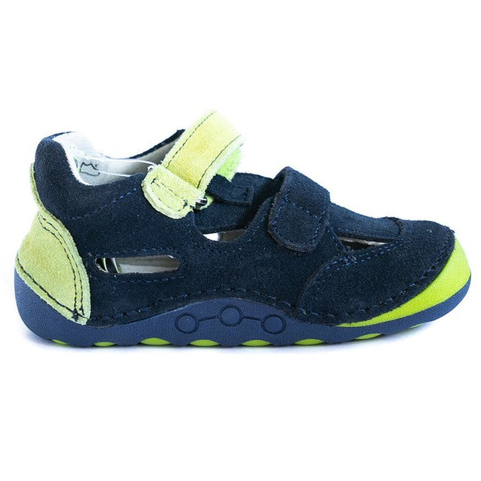 Thin and flexible sole minimalist leather shoes for small boys