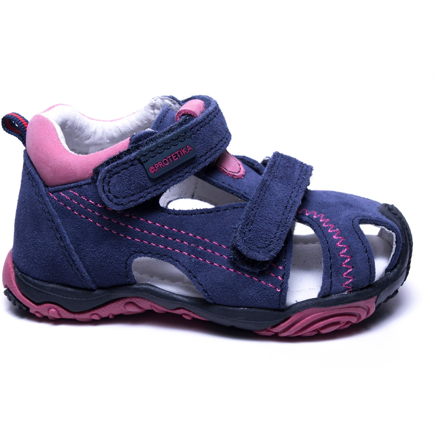 Summer sandal for toddler girls, with a high and softly cushioned collar for a whole day comfort. Genuine leather on the upper and innersole. Mild arch support for a gentle stimulation of the foot arch.