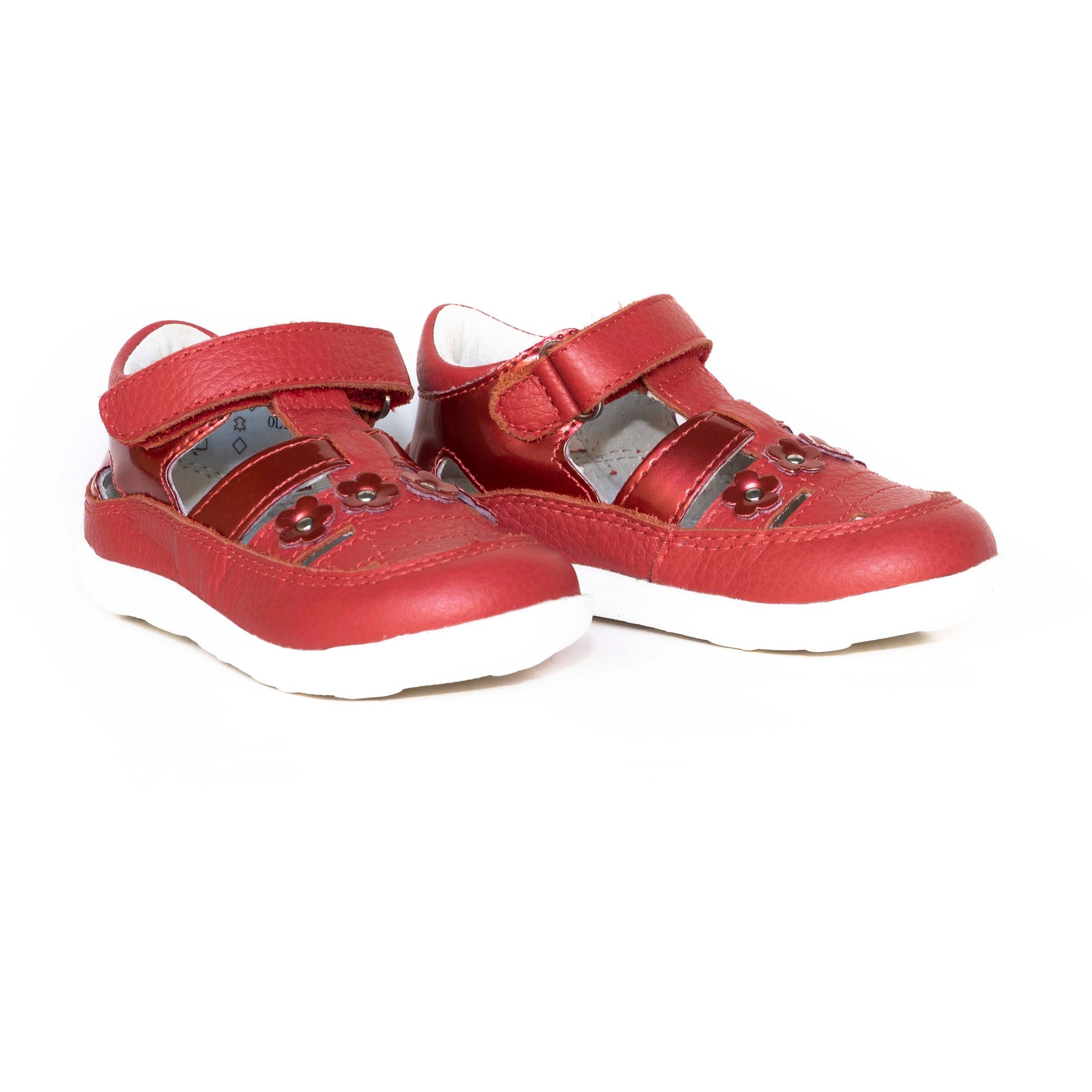 Buy last 2 pieces in size E 21 of red girls shoes
