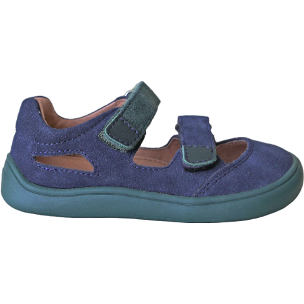Toddler boy suede leather barefoot sneaker, with a flat removable leather insole. Suitable for first walkers who do not have any risk of flat foot.
