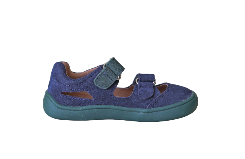 Blue Barefoot shoes for toddler boys are very flexible, and do not contain any supportive elements.