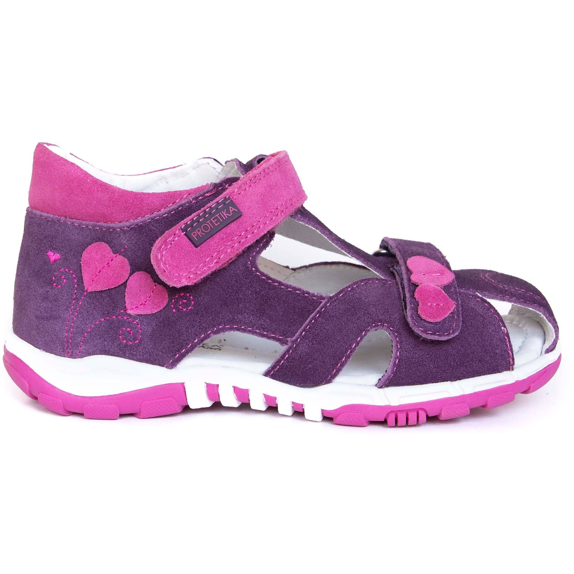 Arch support sandals for older girls and solid heel counter, with a cushioned heel collar to protect Achilles tendon.