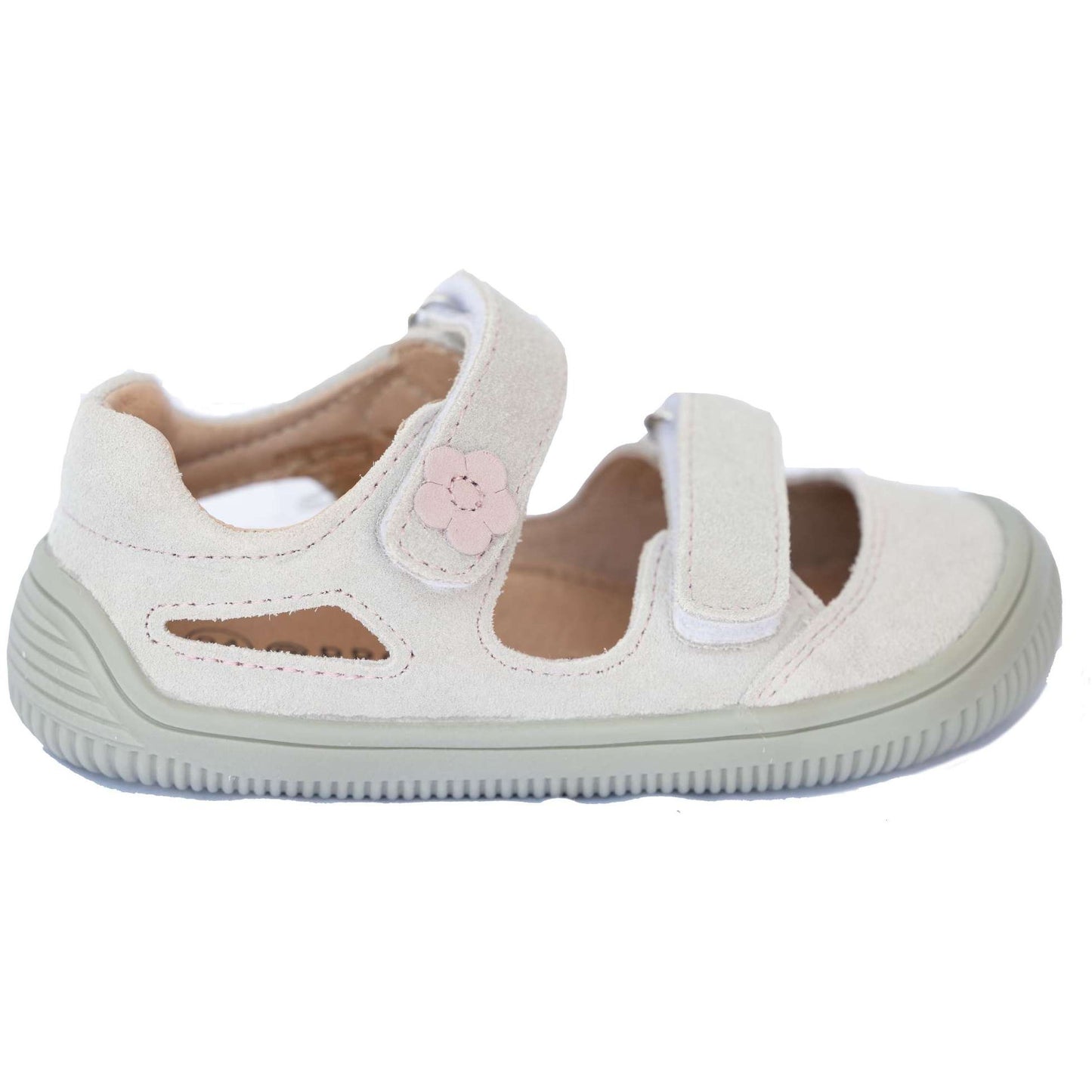 Barefoot toddler sneaker MERYL gris from PROTETIKA brand is suitable for narrow to normal feet. The removable insole is flat. The upper is suede leather.