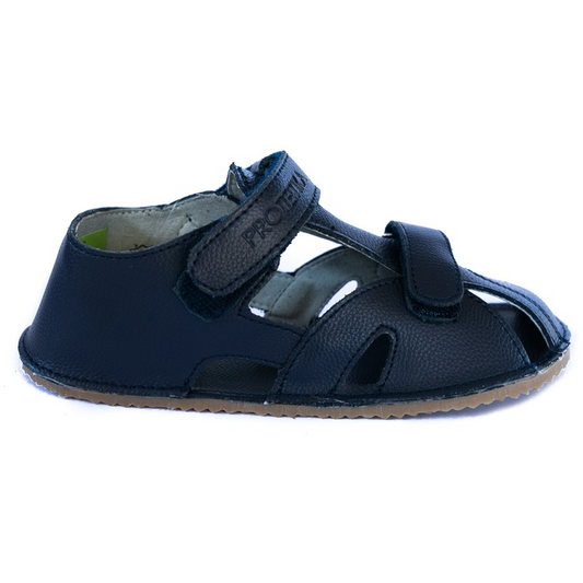 Barefoot sneakers ZERO navy have the thinnest sole of all our PROTETIKA sandals. Your child will perceive the surface in all its unevenness. No arch support and no heel support.
